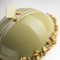 Gelato Loine_Mirror-Glaze-Pistachio